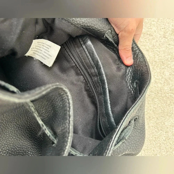 Danier soft leather bucket bag - Picture 14 of 14